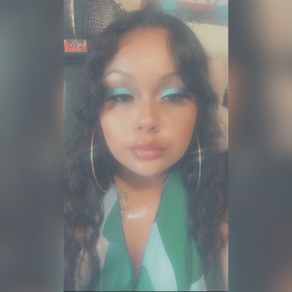 Meet your Posher, Daniela